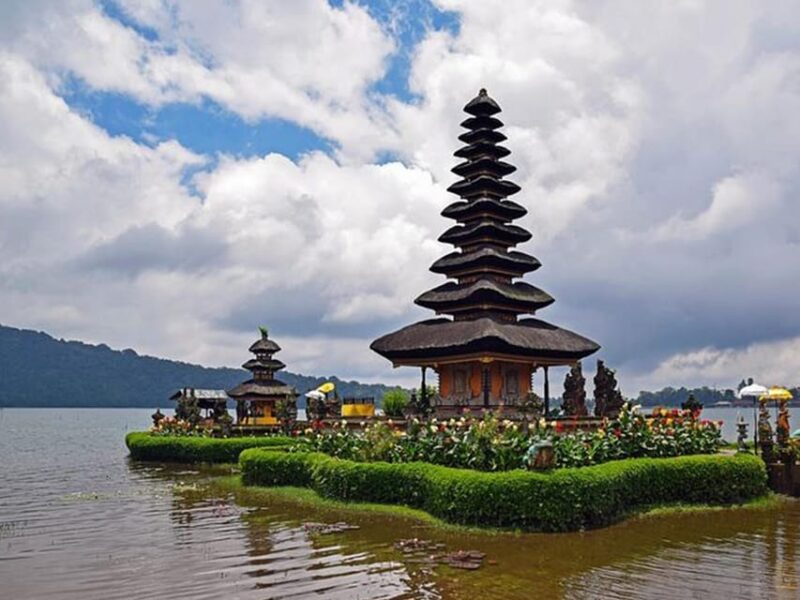 Ulun Danu Bratan Temple : Banyumala Waterfalls /Private Trip - Good To Know