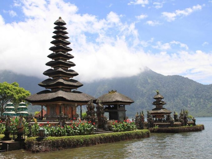 Ulun Danu Bratan Temple : Banyumala Waterfalls /Private Trip - Pickup and Drop-off Locations