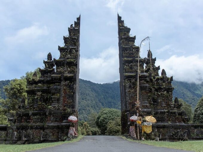 Ulun Danu Bratan Temple : Banyumala Waterfalls /Private Trip - Duration and Pricing