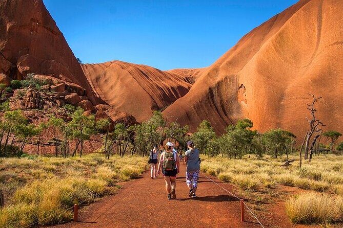 Uluru Overnight Escape from Ayers Rock - A Detailed Look at the Itinerary