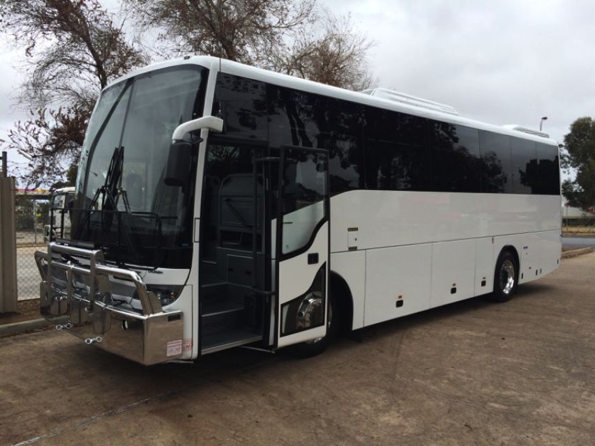 Uluru to Alice Springs or Alice to Uluru 1-Way Luxe Transfer - Pricing and Duration Details