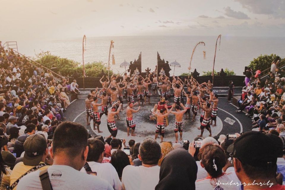 Uluwatu :Amazing Sunset at Uluwatu and Kecak Fire Dance. - Key Points