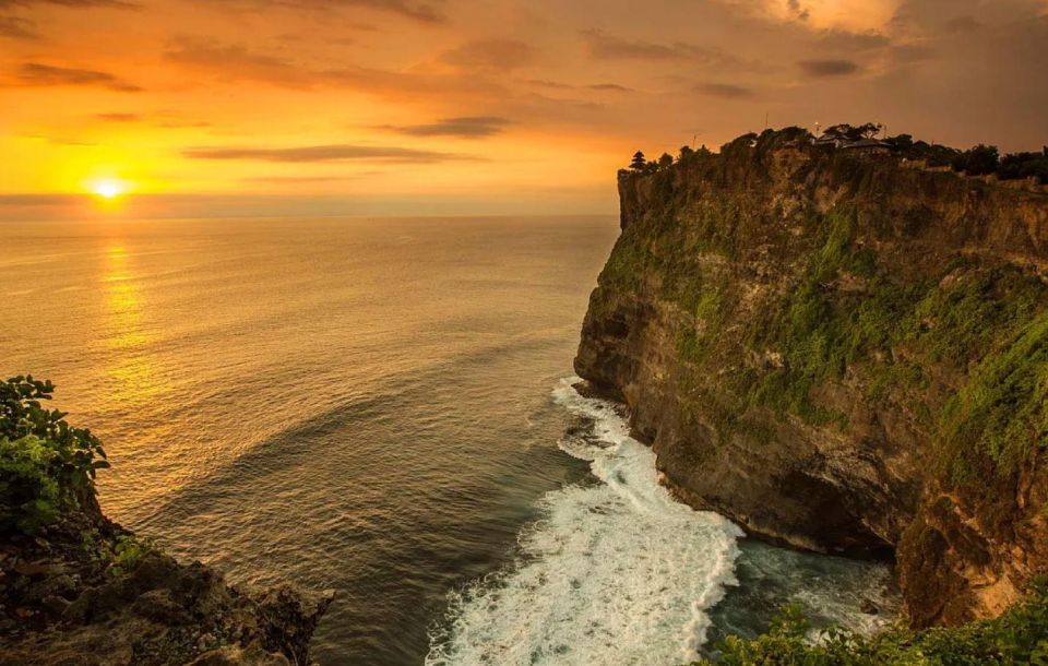 Uluwatu Temple Sunset & Kecak Fire Dance Tour - Important Information