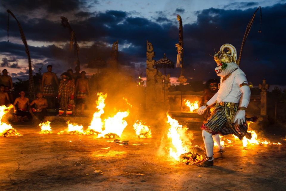 Uluwatu Temple Sunset & Kecak Fire Dance Tour - Getting There
