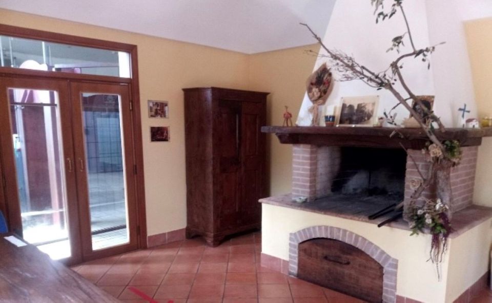 Umbria: Guided Tour to Traditional Oil Mill + Tasting - Tasting Options Available