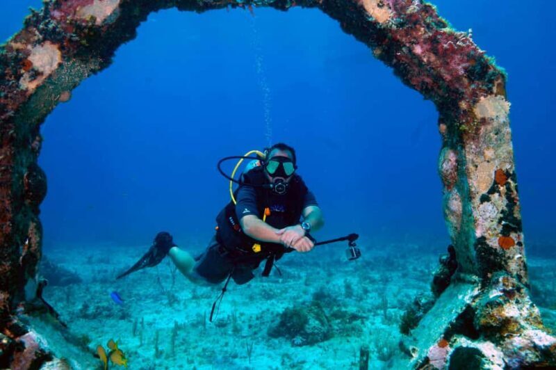 Underwater Museum Musa : SCUBA DIVING FOR BEGINNERS - Exploring the Underwater Museum Musa: SCUBA DIVING FOR BEGINNERS