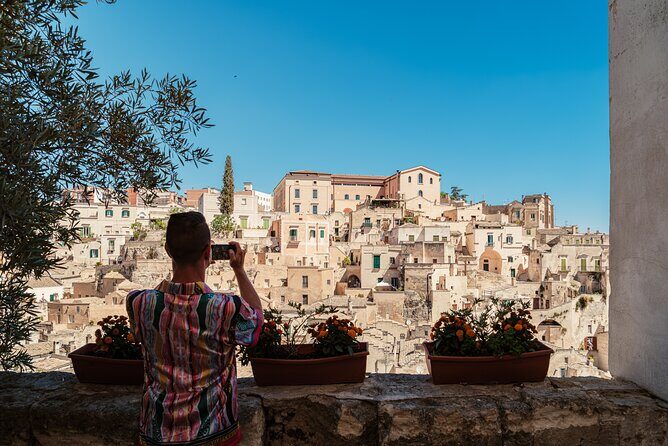 UNESCO Tour from Bari: Alberobello and Matera Guided Tour - The Guide and Group Dynamics