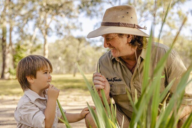 Unique and Personal BushTracks Eco Tour in Agnes Water 1770 - Exploring the Details of the BushTracks Eco Tour
