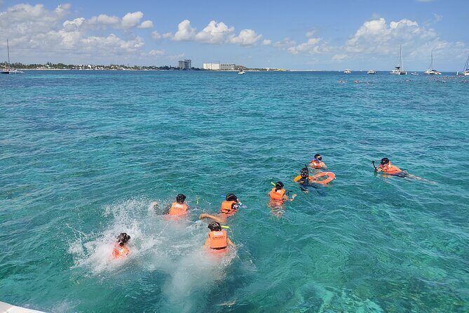 Unlimited Party Catamaran to Isla Mujeres from Playa del Carmen - Who is This Tour Best For?  