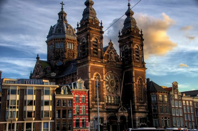 Unveiling the Secrets: The Evolution of Redlight District. - Contemporary Issues and Challenges