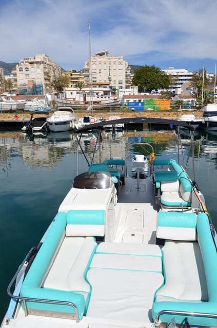 Up to 11 Pax Enjoy the Marbella Coast Line on Board - Boat Specifications and Capacity