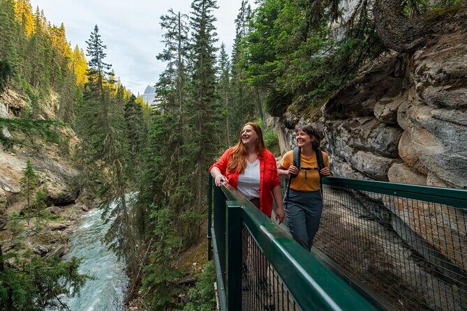 Up to 6 Guests Private Tour Lake LouiseBanff and Emerald Lake - Key Points