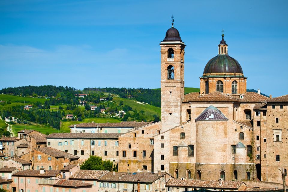 Urbino: Private Walking Tour With Ducal Palace Ticket - Montefeltro Familys Lasting Legacy