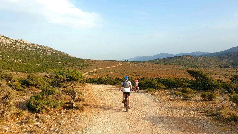 Urzulei: Supramonte Guided E-Bike Tour With Aperitif - Visiting the Tomb of Giants