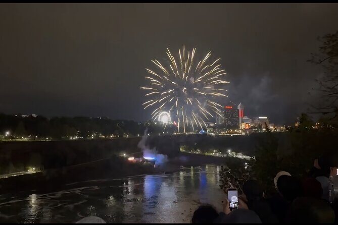 USA Side Rainbow Illumination and Fireworks Walking Tour - Why This Tour Offers Good Value