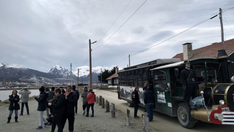 Ushuaia: Panoramic City Train Tour - Audio Guide Experience
