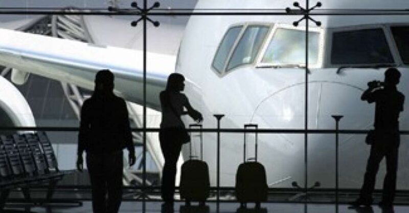 Ushuaia: Shared One-way Airport Transfer - Key Points