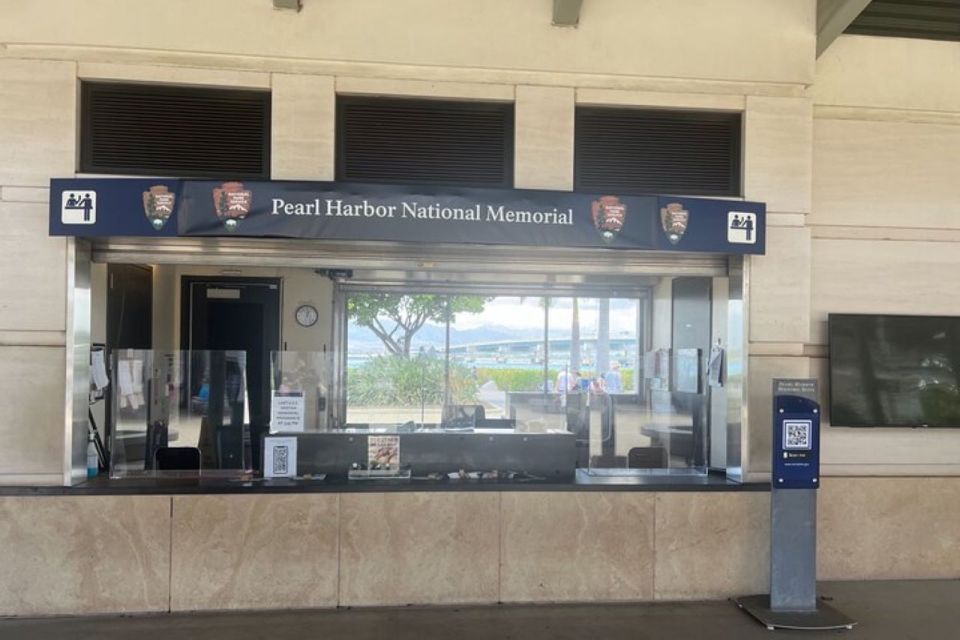 USS Arizona and Pearl Harbor + City Tour With Lunch Option - Key Points