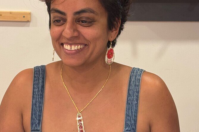 UV Resin Jewelry Set Workshop - Who Will Love This Experience?