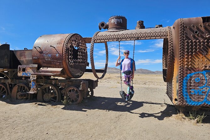 Uyuni Salt Flats Full Day With Bus Uyuni to La Paz - Tour Overview