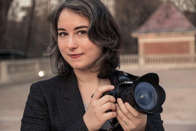 Vacation photographer. Madrid Photo Shoot. Take home more than just a selfie! - Practical Considerations: What You Should Know Before Booking