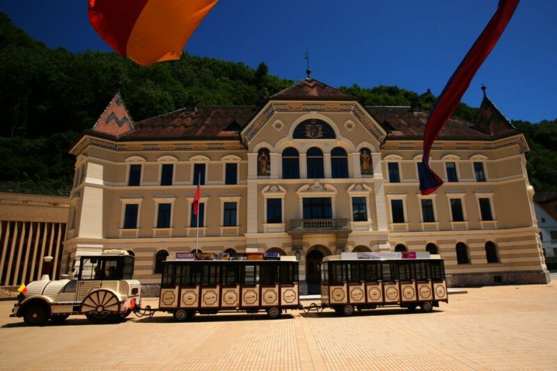 Vaduz: City Train Tour - Mixing Modern and Historical Sights
