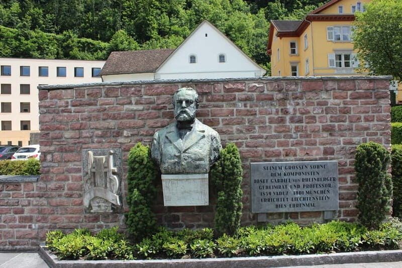Vaduz: Express Walk with a Local - What to Expect from the Vaduz Express Walk