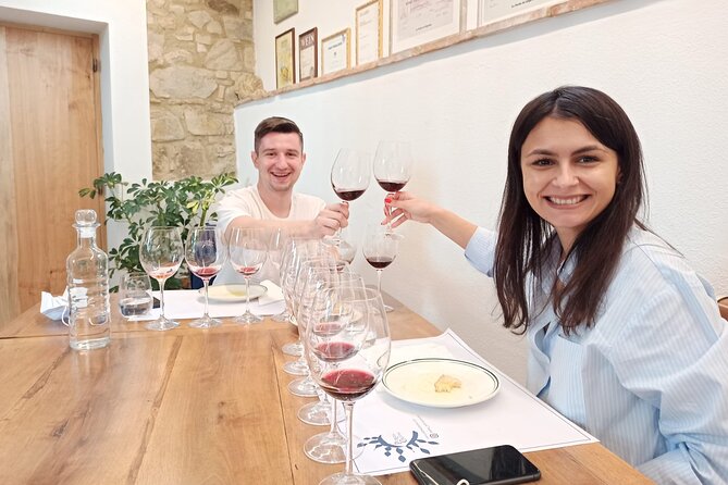 Val D'orcia Brunello Wine Tour With Montalcino and Montepulciano - Meeting Point and Details