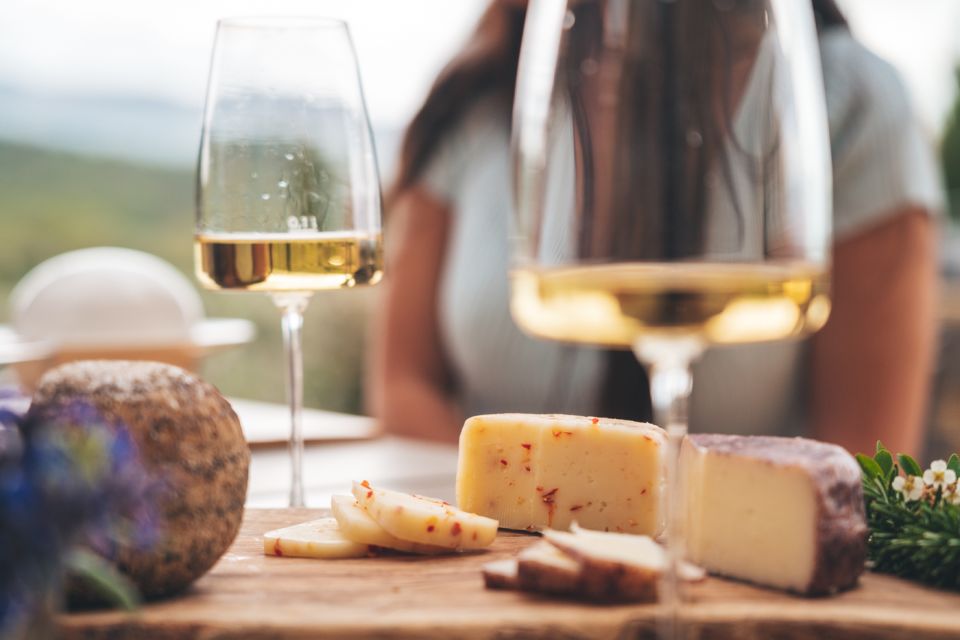 Val D'orcia: Wine and Food Tasting at a Podere - Key Points