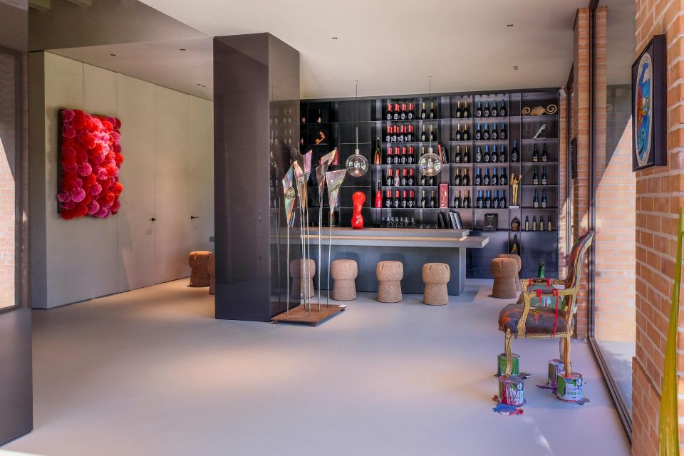 Valdobbiadene: Winery Tour With Wine and Food Tasting - Experience Highlights