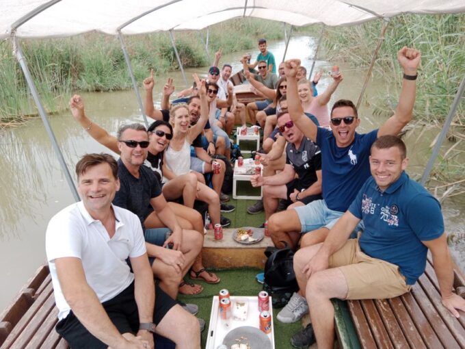 Valencia: Albufera Jeep and Boat Tour - Scenic Boat Cruise