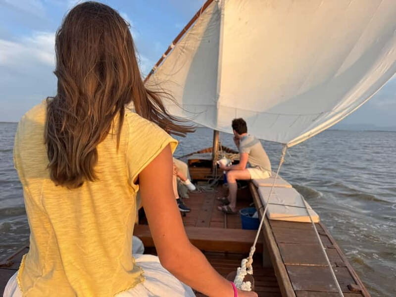 Valencia: Albufera Sunset on a sailboat with a Local Guide - Authenticity and Reviews from Travelers
