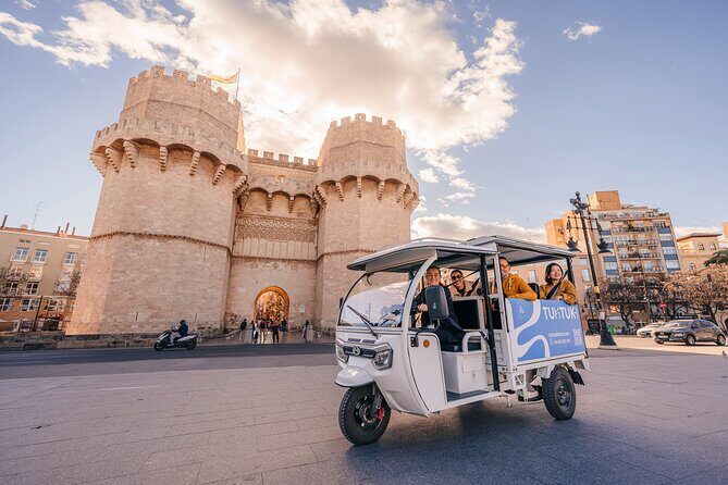 Valencia by Tuk Tuk i: Private tour 1 or 2 hours explore the city - A Unique Way to Tour Valencia