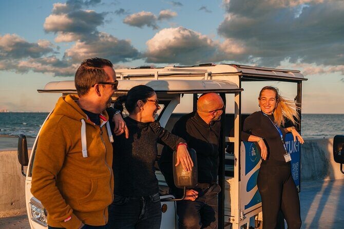 Valencia by Tuk Tuk i: Private tour 1 or 2 hours explore the city - The Sum Up