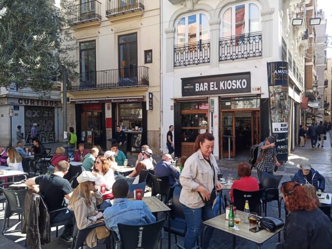 Valencia City Bike Tour; History and Gastronomy. - Meeting Point and Requirements