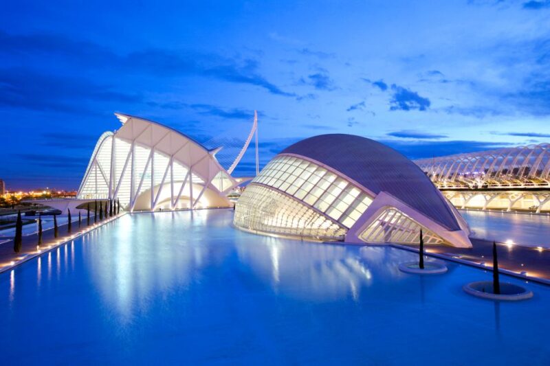 Valencia: City of Arts and Science 3D Movie at Hemisfèric - Architectural Brilliance of the Venue