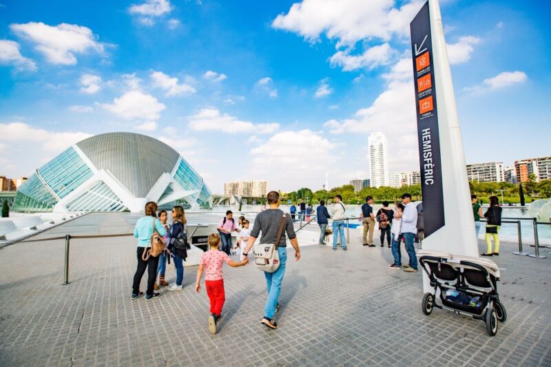 Valencia: City of Arts and Science 3D Movie at Hemisfèric - Immersive 3D Cinema Experience