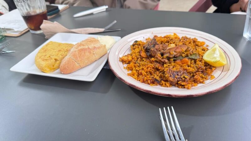 Valencia: Guided Private Bike Tour With Tapas and Drinks - Tour Experience