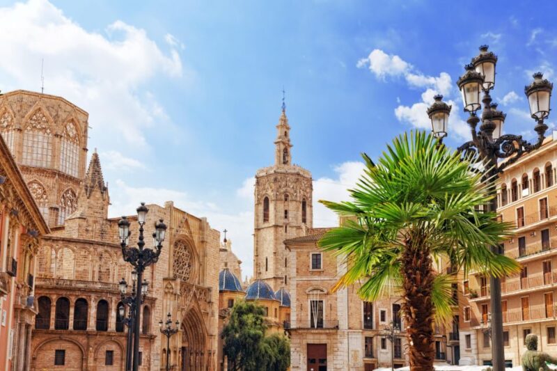Valencia in 1 Day: Walking Tour With Digital Guide - Navigation and Flexible Starting Point