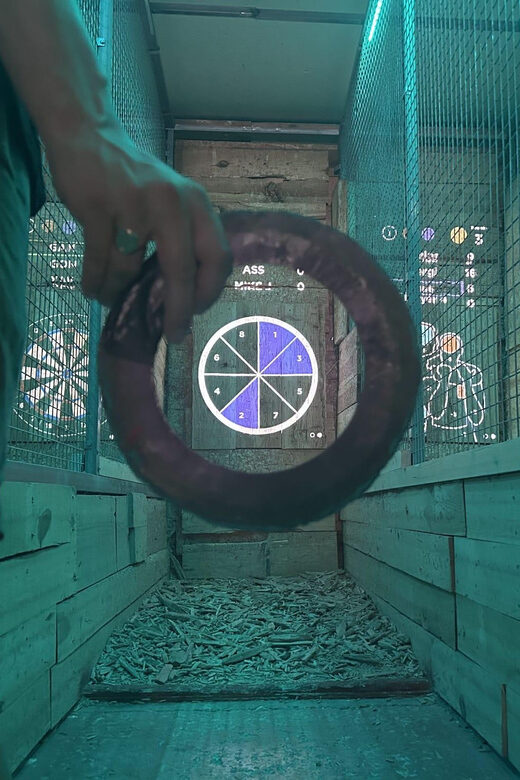 Valencia : Interactive Axe Throwing 2h - What Makes This Experience Stand Out