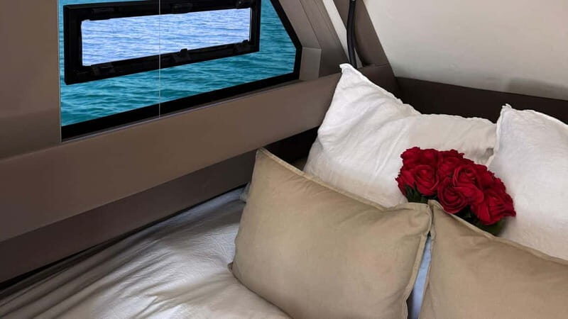 Valencia: Luxury boat ride with captain, drinks, and private bathroom - Who Is This Experience Best For?  