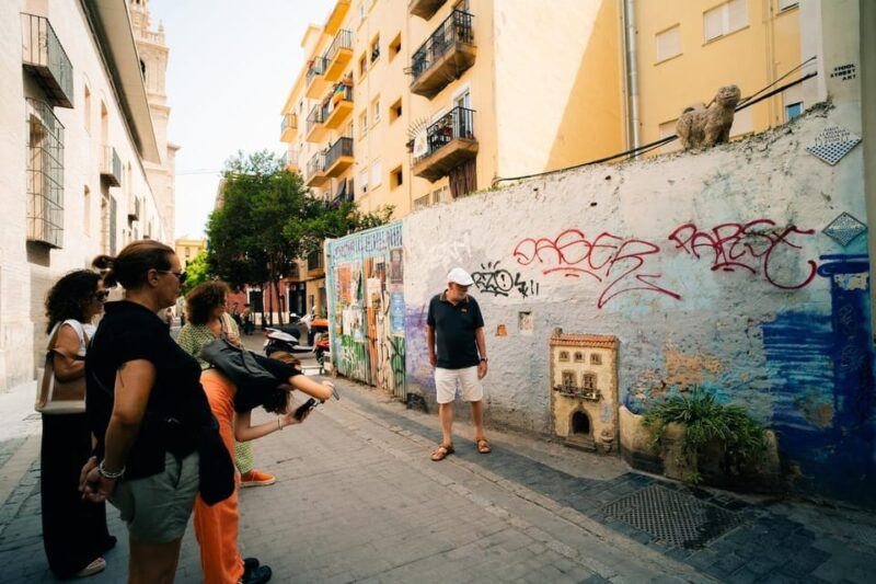 Valencia: Private Family Tour With Churros, Parks & Museum - Cultural Exploration