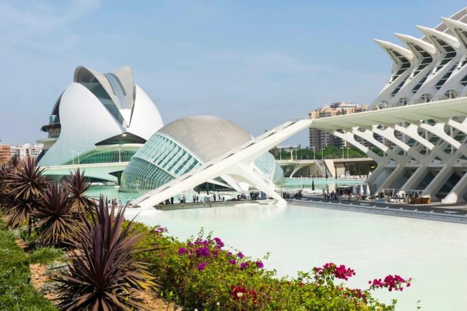 Valencia: Private Family Tour With Churros, Parks & Museum - Accessibility and Inclusion
