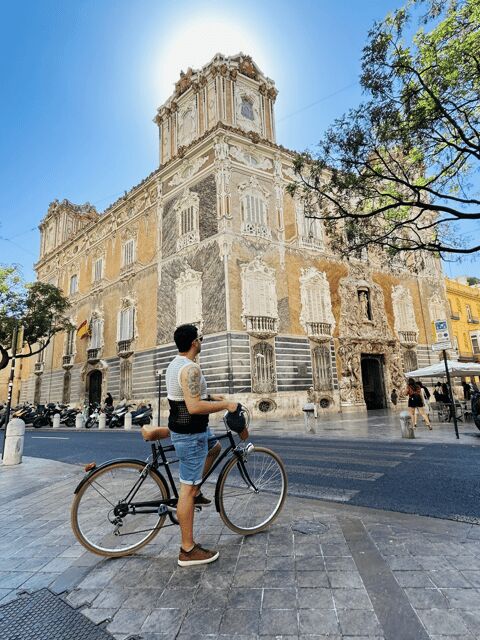 Valencia (Ruzafa): Guided Bike Tour of the city's highlights - Key Points