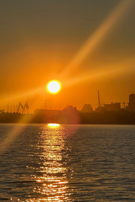 Valencia: VIP Sunset Cruise in Catamaran With Drink - Itinerary and Highlights