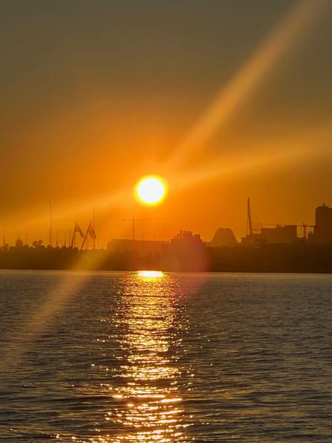 Valencia: VIP Sunset Cruise in Catamaran With Drink - Flexible Booking and Cancellation