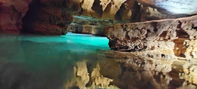 Valencia: Visit by Boat to the Caves of Sant Josep - Boat Ride Through the Unique Landscape