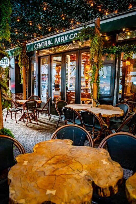 Valentines Romantic Lunch or Dinner at Central Park Café - Key Points