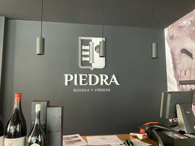 VALLADOLID: TOUR with a sommelier. Tasting of 3 wines + TAPAS. - FAQ