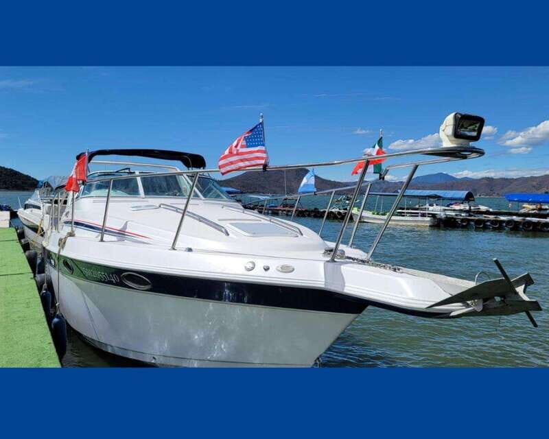 Valle de Bravo: 33 feet VIP Yacht Rental Experience - An In-Depth Look at the Valle de Bravo VIP Yacht Experience